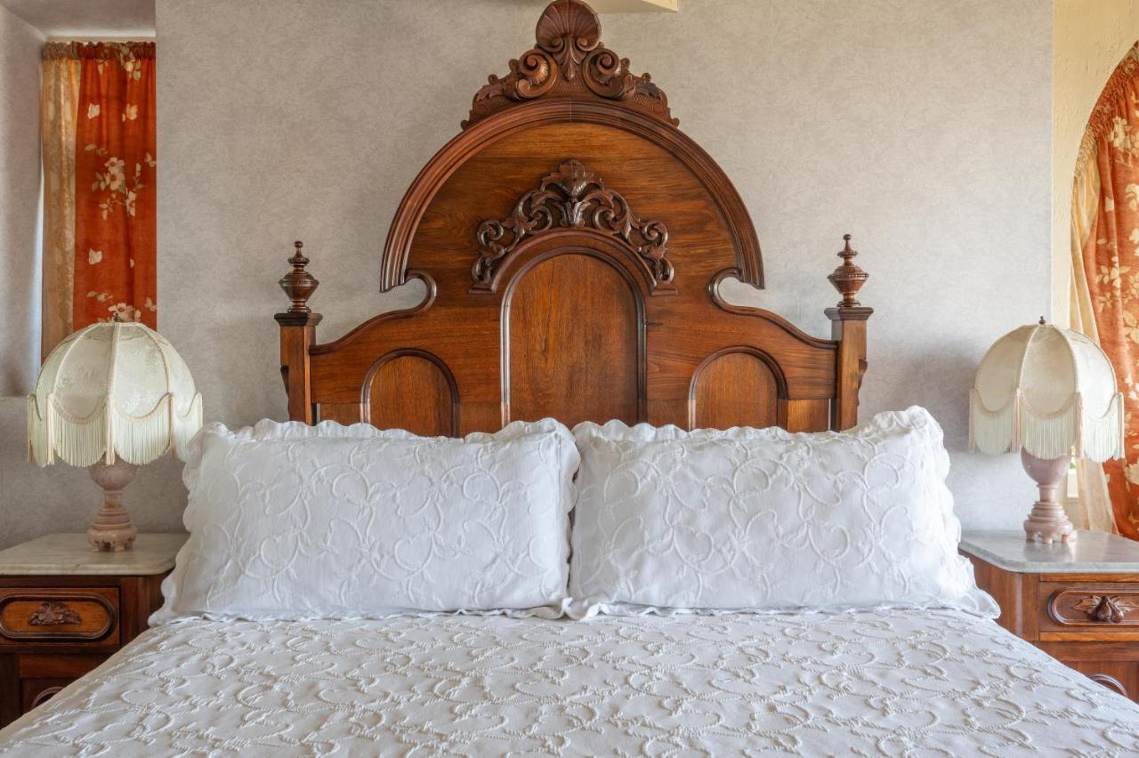 Martine Inn Пасифик Гров Экстерьер фото