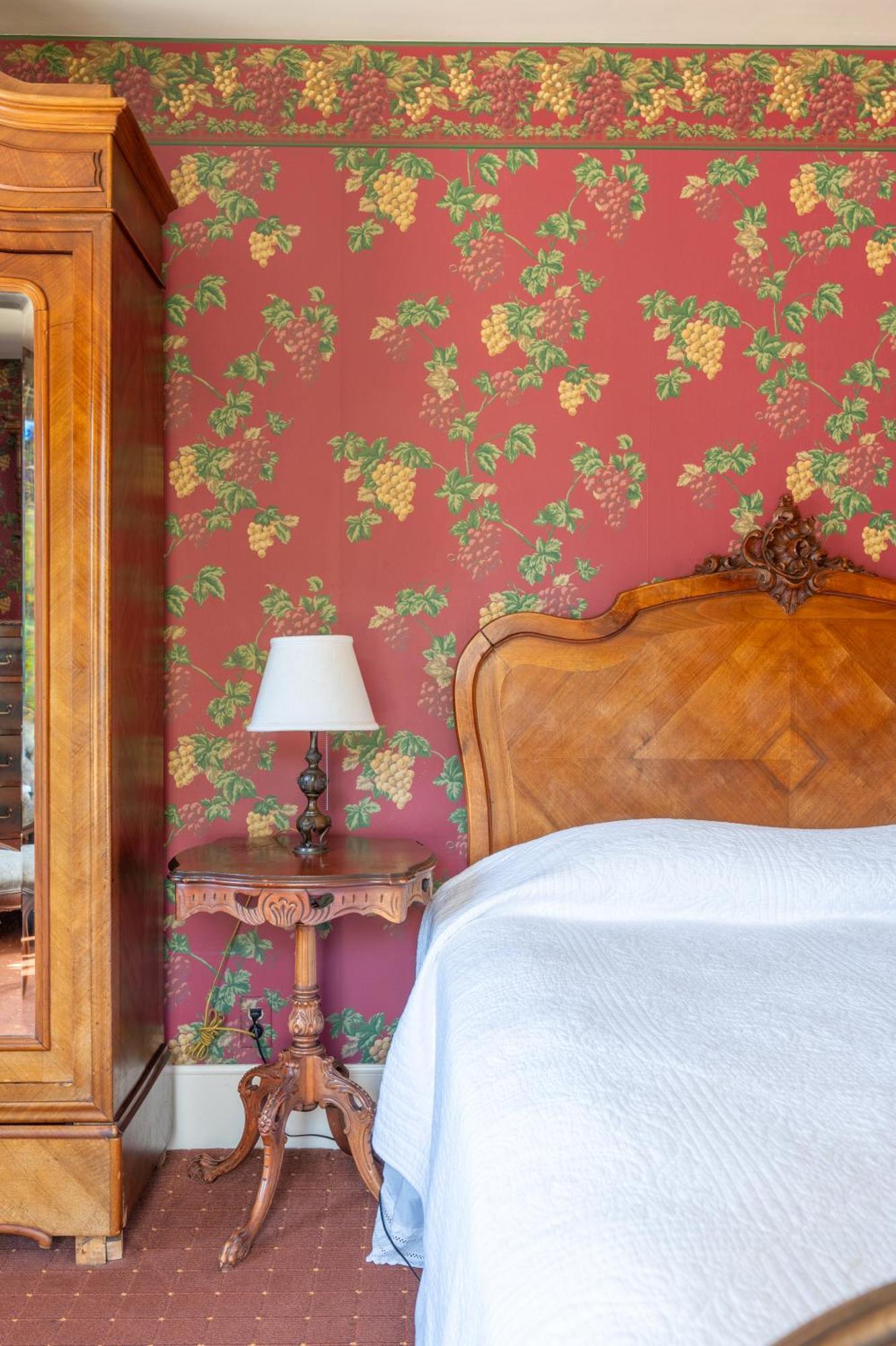 Martine Inn Пасифик Гров Экстерьер фото