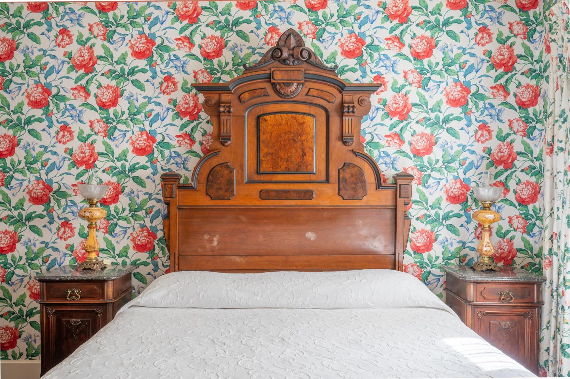 Martine Inn Пасифик Гров Экстерьер фото