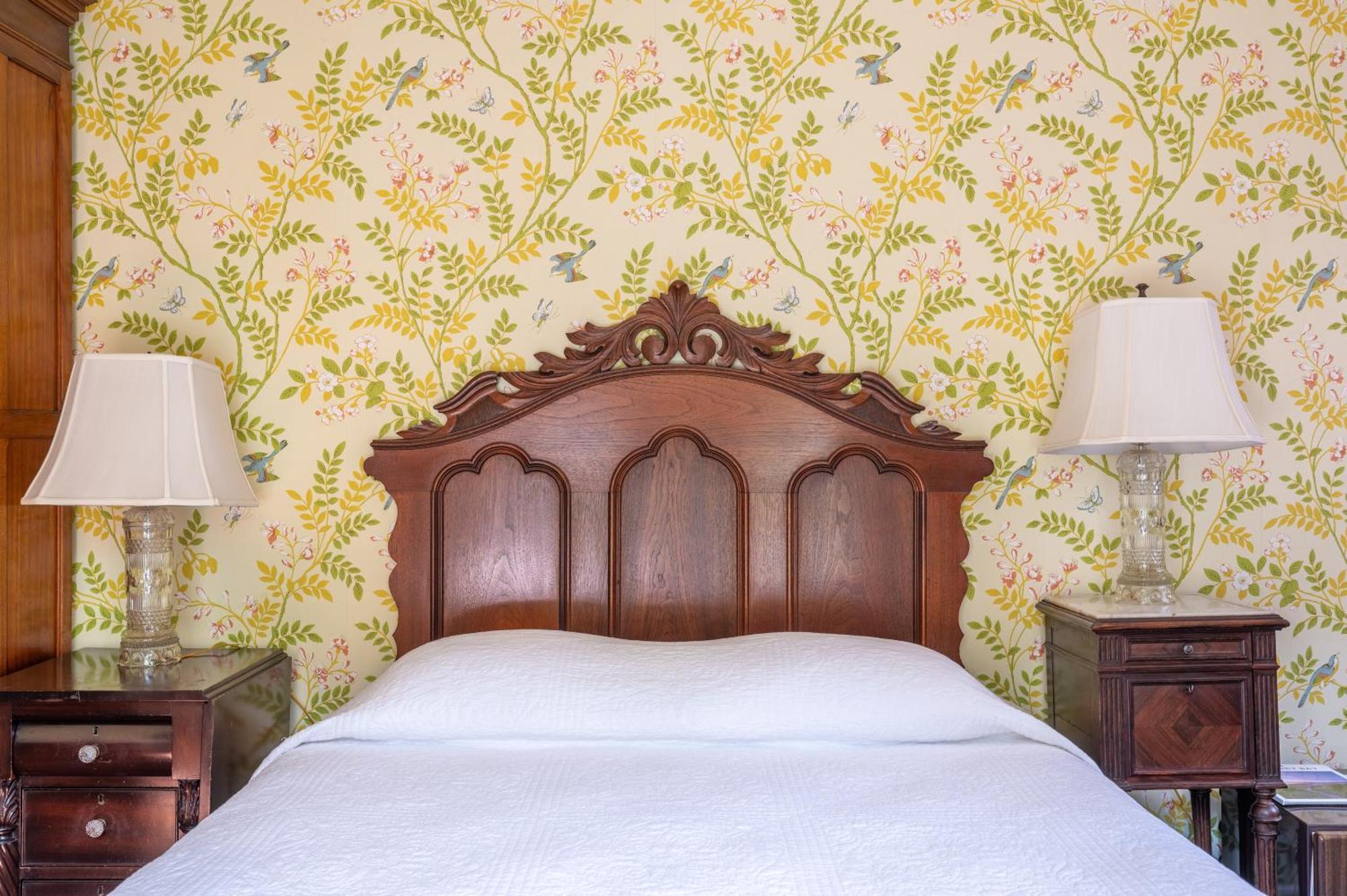 Martine Inn Пасифик Гров Экстерьер фото