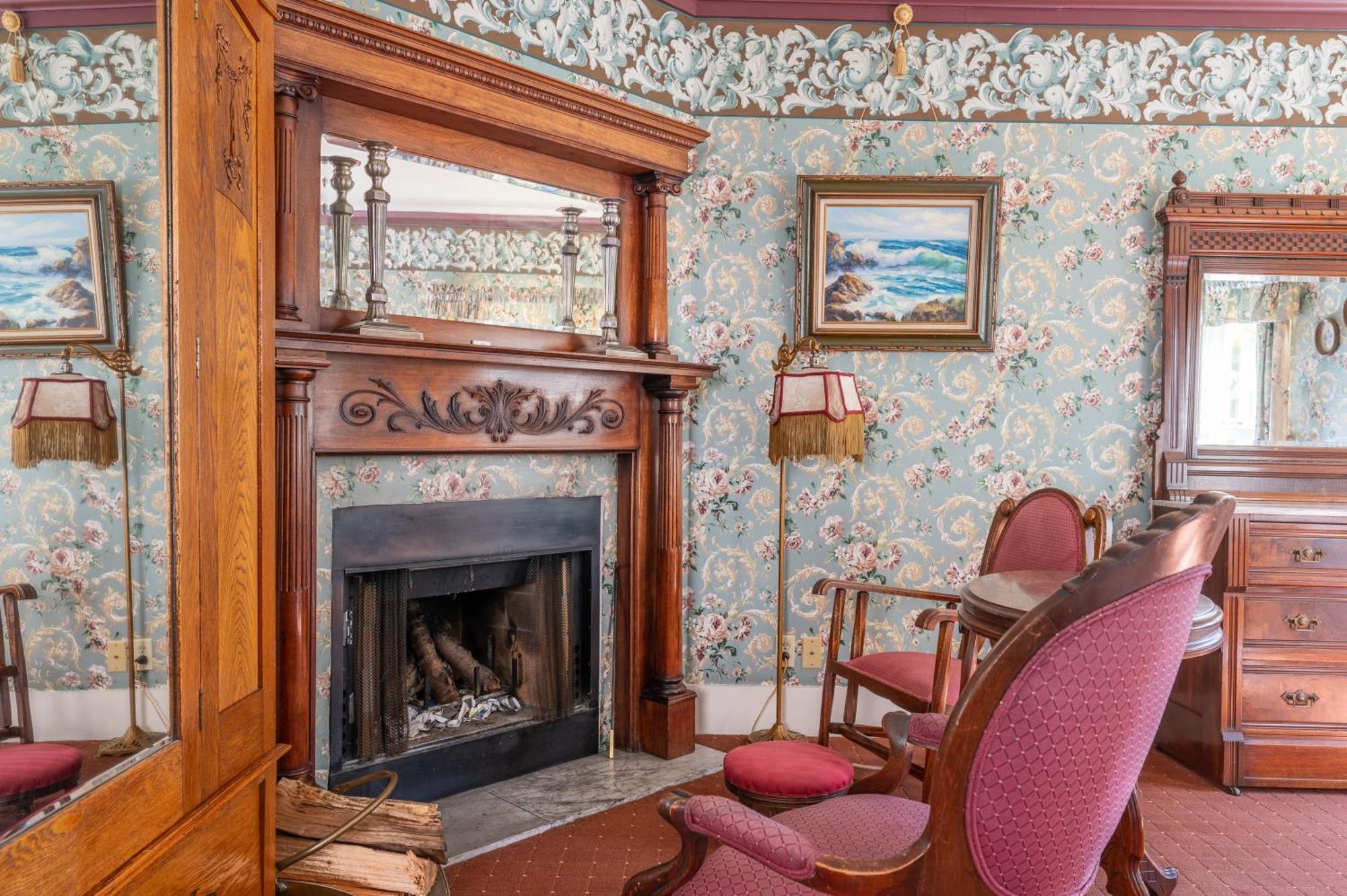 Martine Inn Пасифик Гров Экстерьер фото