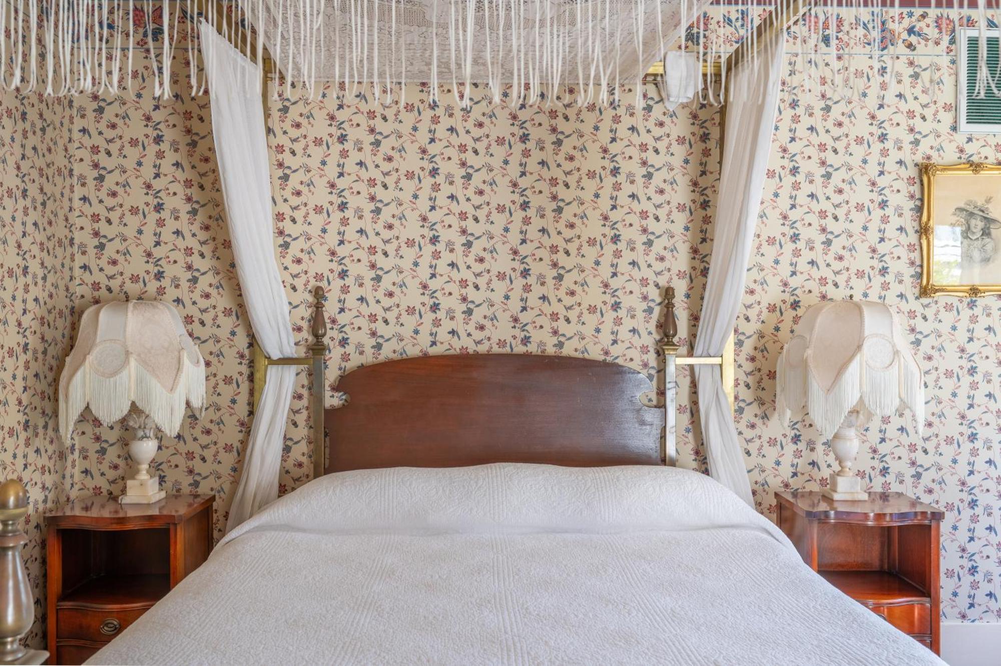 Martine Inn Пасифик Гров Экстерьер фото