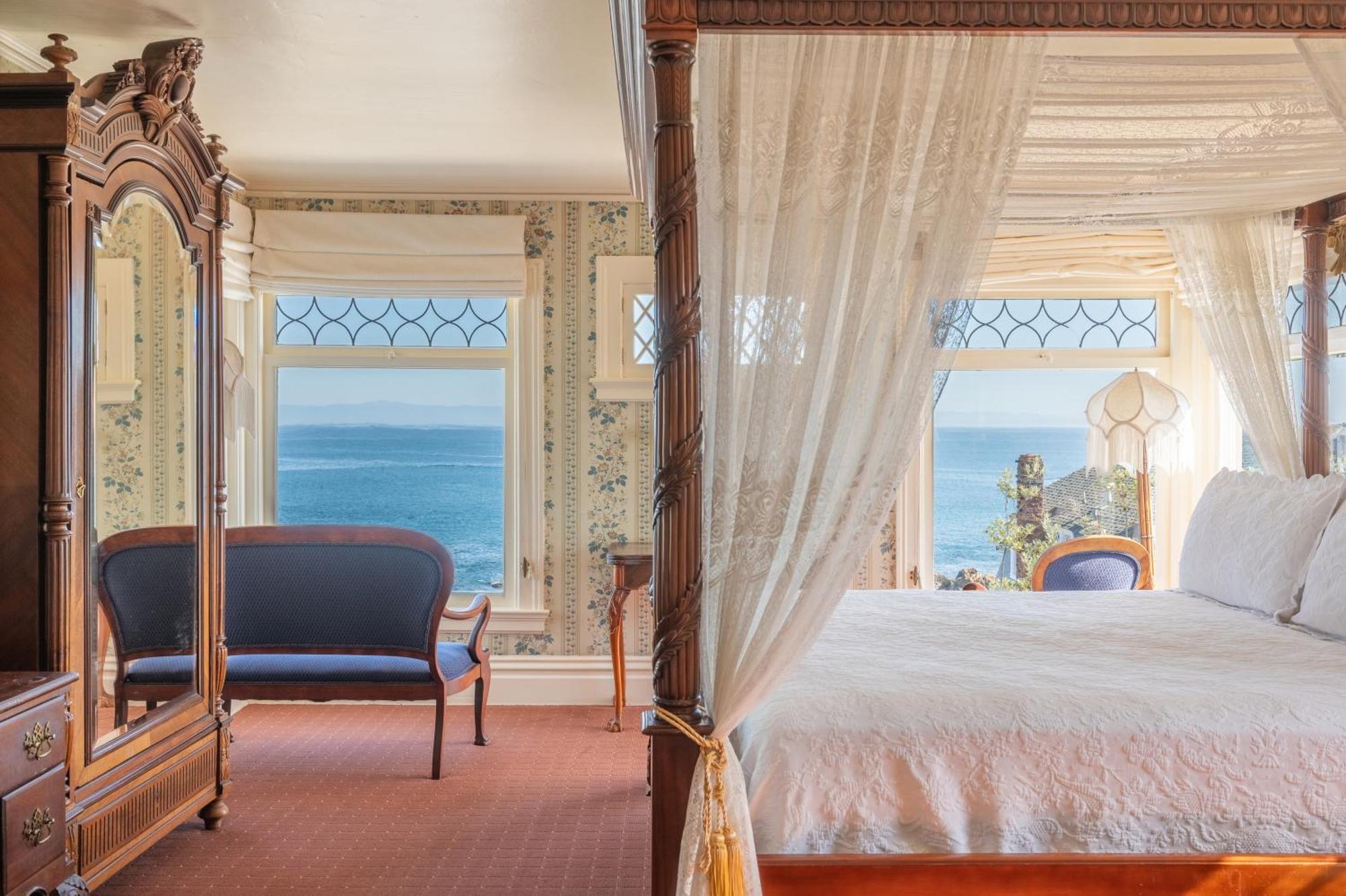 Martine Inn Пасифик Гров Экстерьер фото