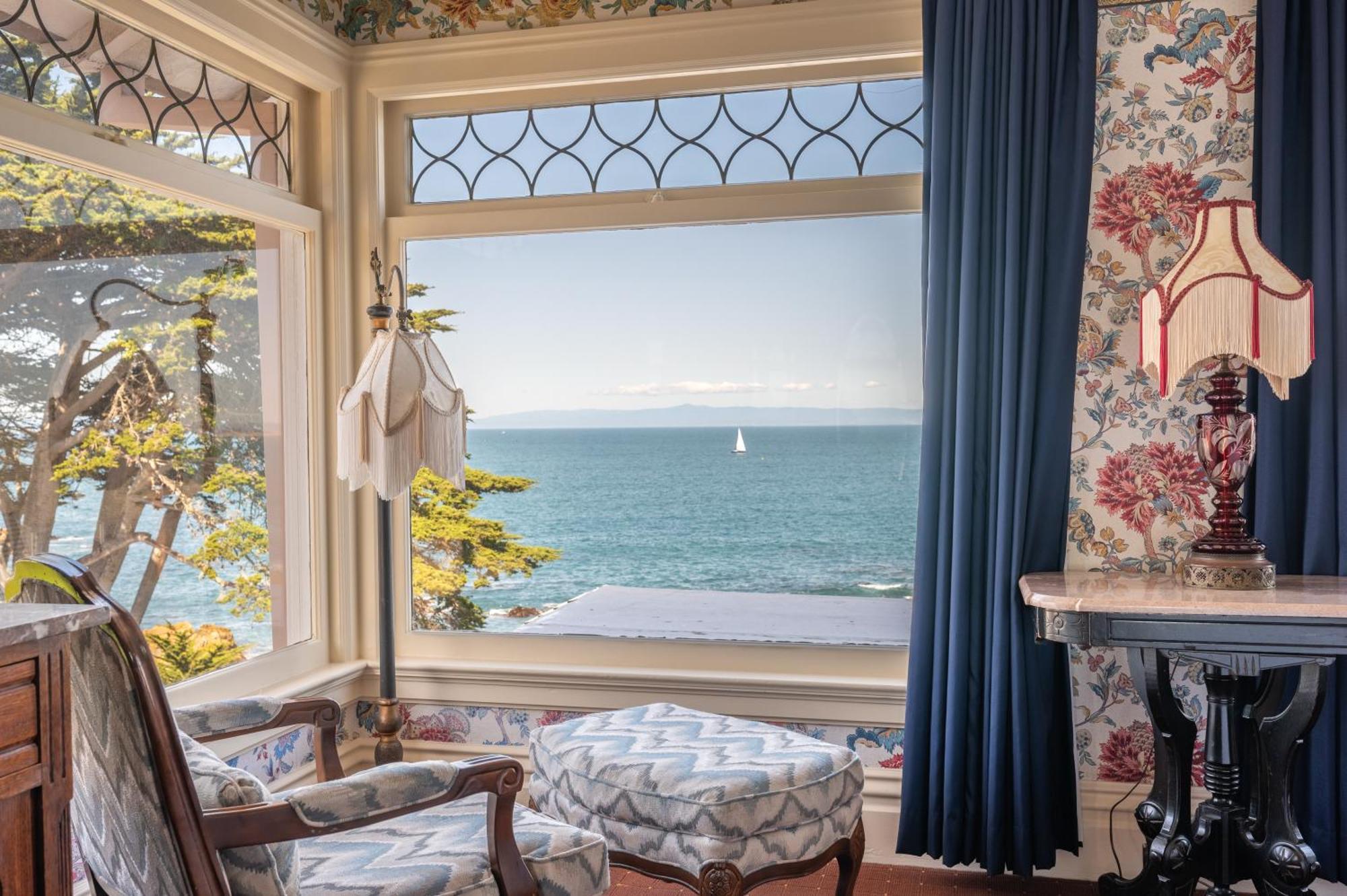 Martine Inn Пасифик Гров Экстерьер фото
